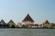 and then can make a first stop at Wat Arun Temple