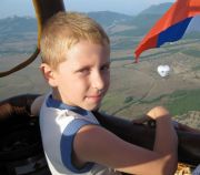 Степан Зайцев в полёте над Байдарской долиной в 2010 году
