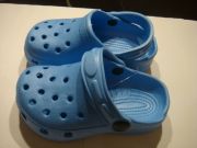 crocs blue