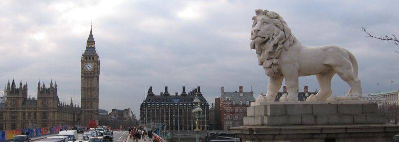 Lion & Big Ben - centuris old London