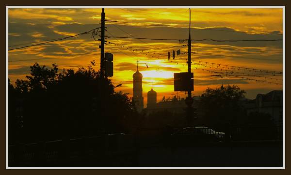Moscow Sundown () *  *