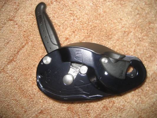 The black I*D D20S Petzl