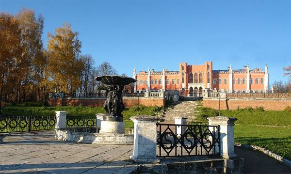 Дворец, лежавший в руинах еще в конце XX века