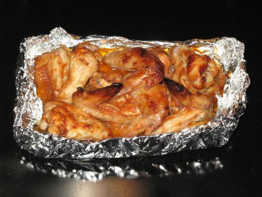 Куриные крылышки, маринованные в соевом соусе