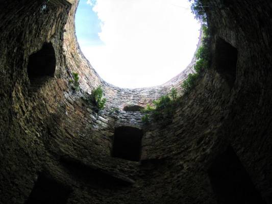 Castle wolls