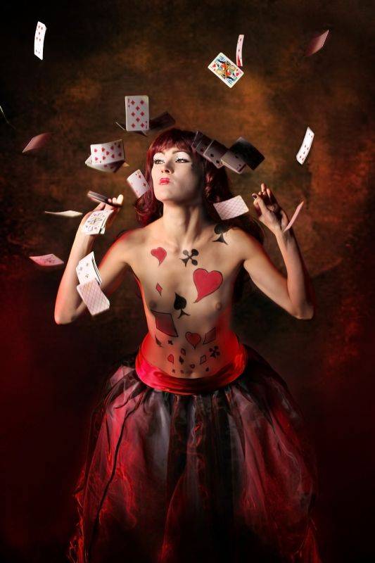 ���� ���