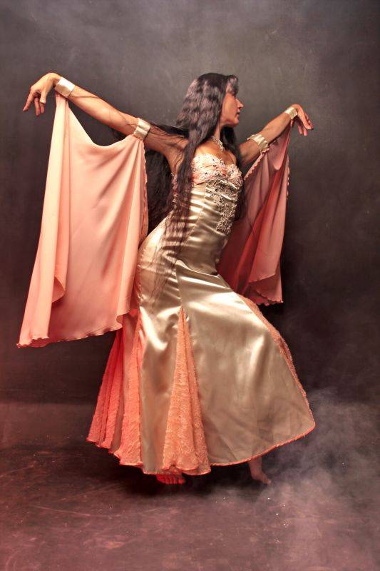 ����� ����