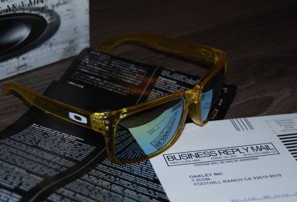 Oakley Holbrook (High copy)